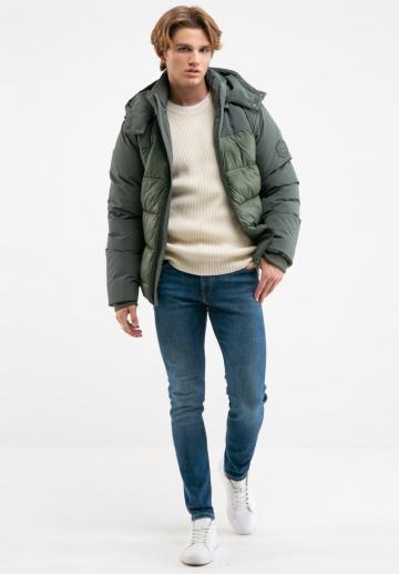 Узкие джинсы