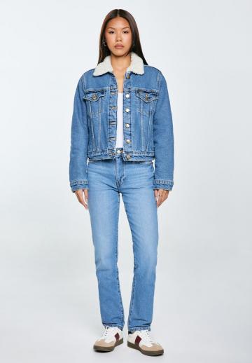 Джинсовая куртка