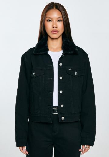 Джинсовая куртка