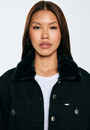 Джинсовая куртка