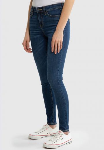 Узкие джинсы