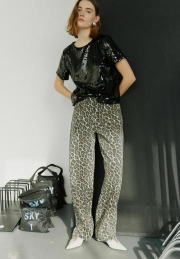 Прямые джинсы