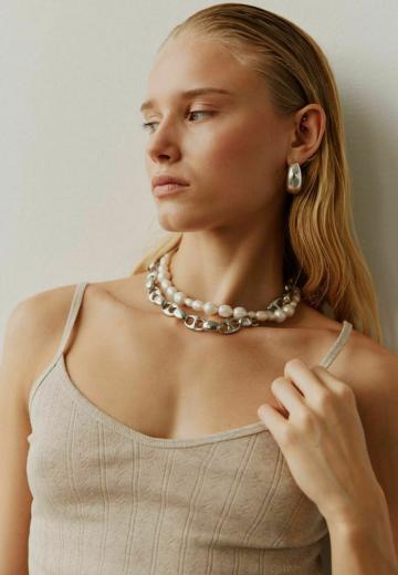 Топ на бретельках