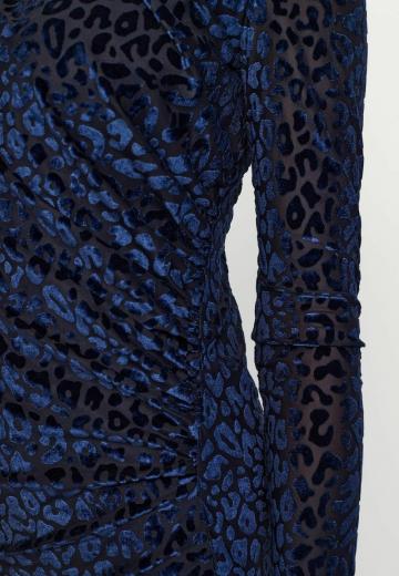 Платье футляр