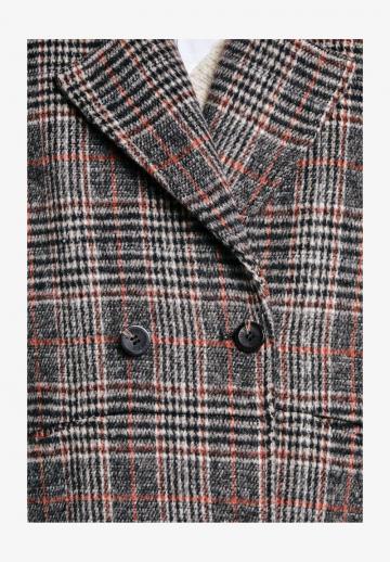 Короткое пальто