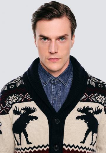 Вязаная кофта