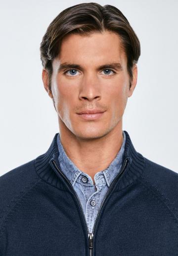 Вязаная кофта