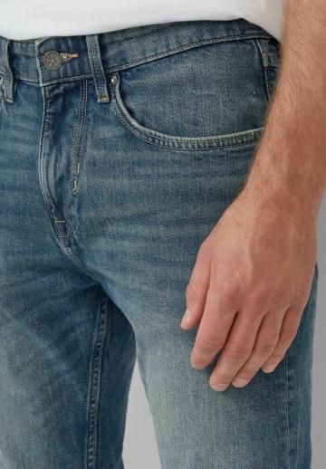 Прямые джинсы