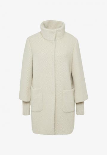 Короткое пальто