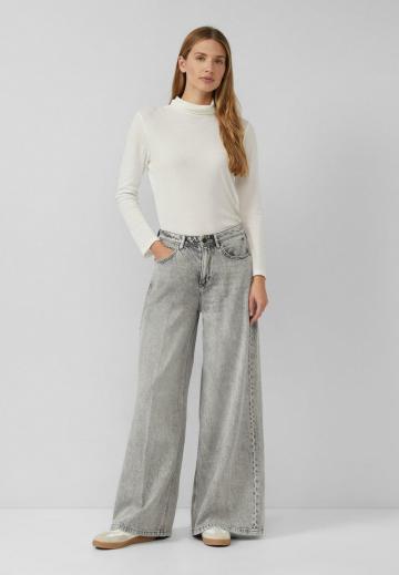 Клешеные джинсы