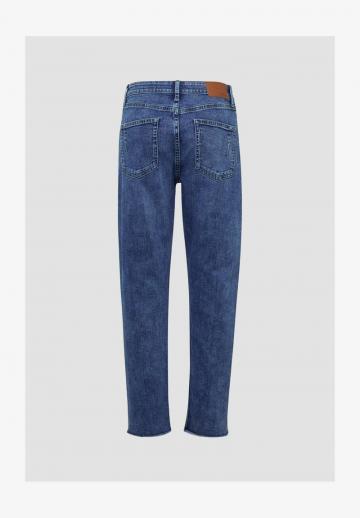 Короткие джинсы