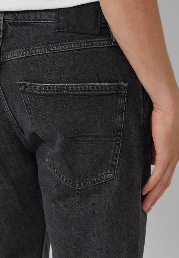 Узкие джинсы