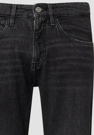 Узкие джинсы