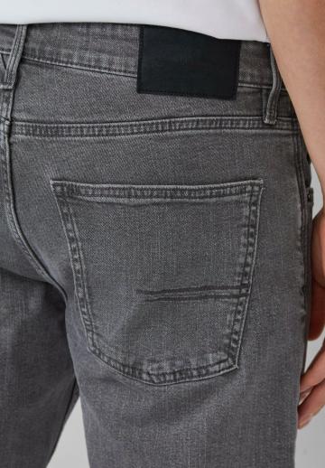 Узкие джинсы