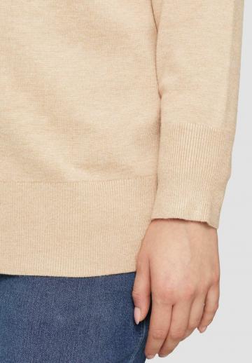 Пуловер с капюшоном