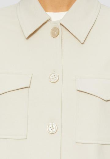 Куртка с накладнымит карманами