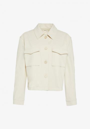 Куртка с накладнымит карманами