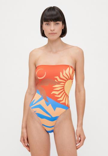 Слитный купальник