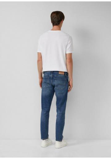 Узкие джинсы