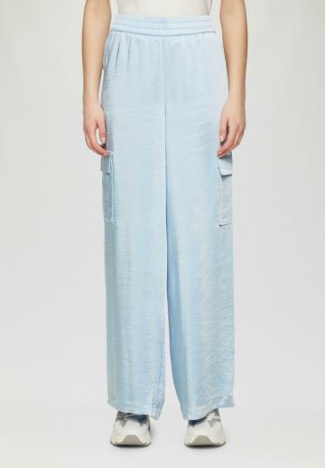 Брюки с накладными карманами