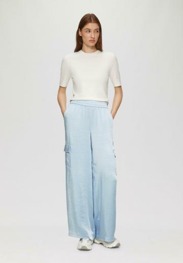 Брюки с накладными карманами