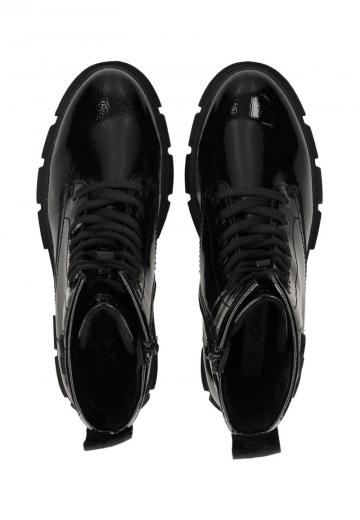 Ботинки на шнуровке