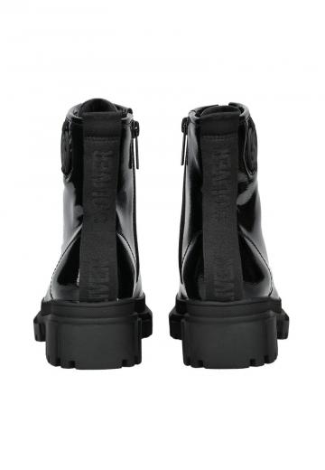 Ботинки на шнуровке