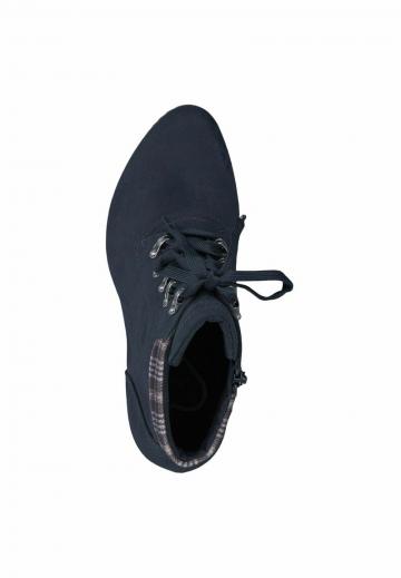 Ботинки на шнуровке