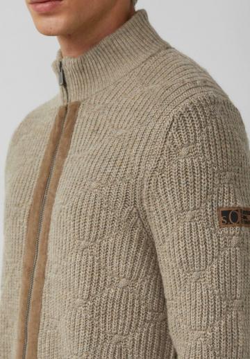 Вязаная кофта