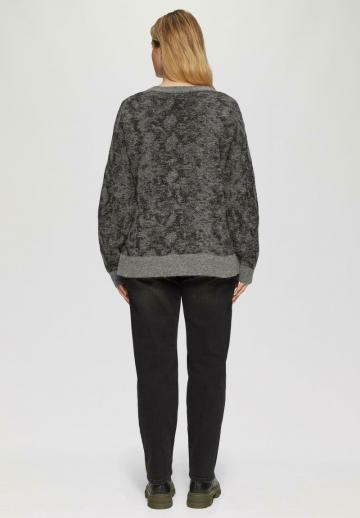 Жаккардовая вязаная кофта