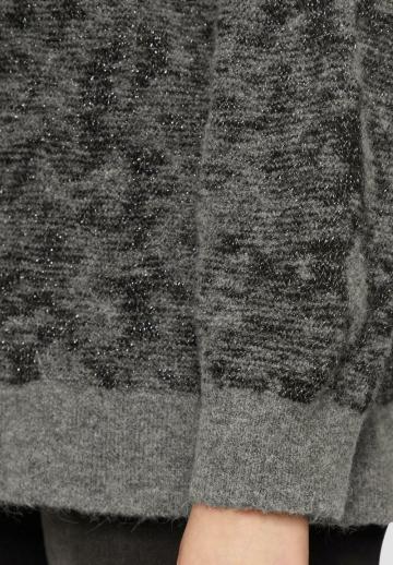 Жаккардовая вязаная кофта