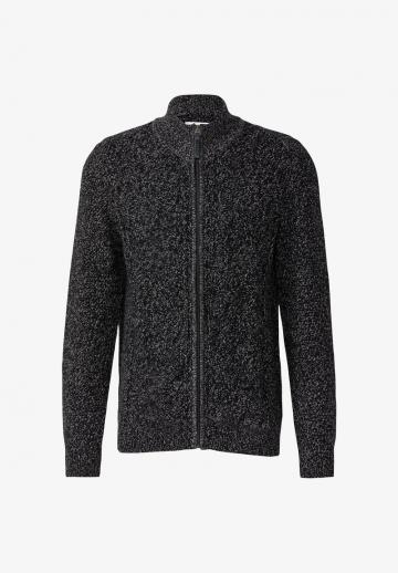 Вязаная кофта