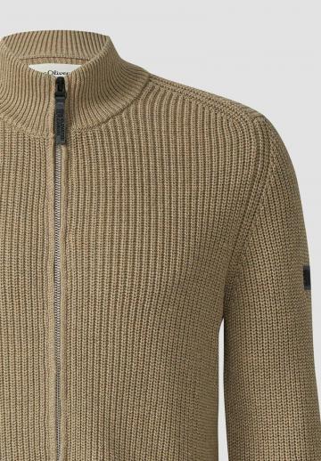 Вязаная кофта