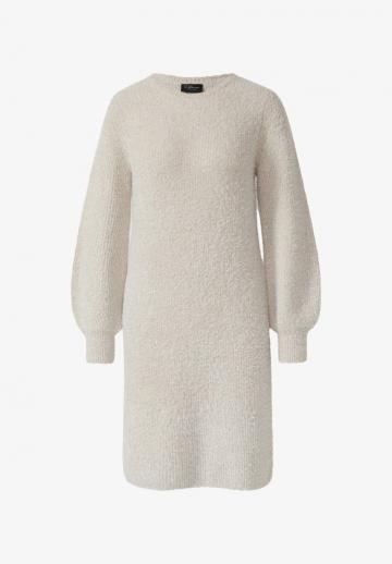 Вязаное платье