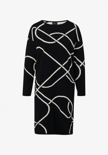 Вязаное платье