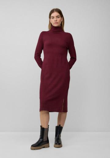 Вязаное платье