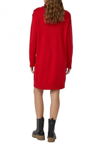 Вязаное платье