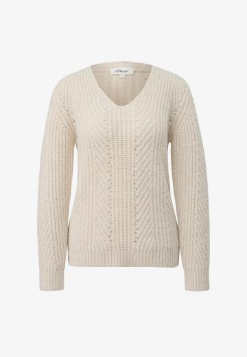 Пуловер с вырезом V