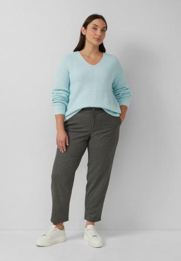 Пуловер с вырезом V