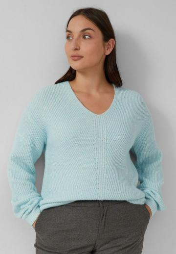 Пуловер с вырезом V