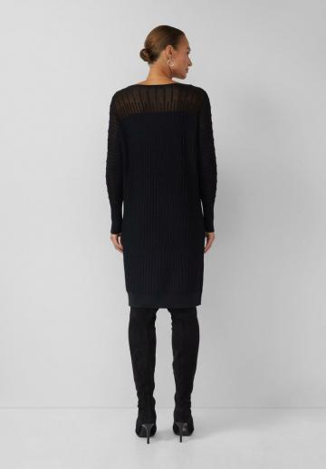 Вязаное платье