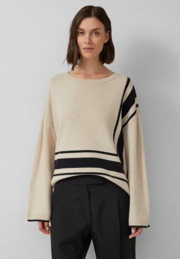 Пуловер в полоску