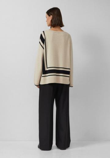 Пуловер в полоску