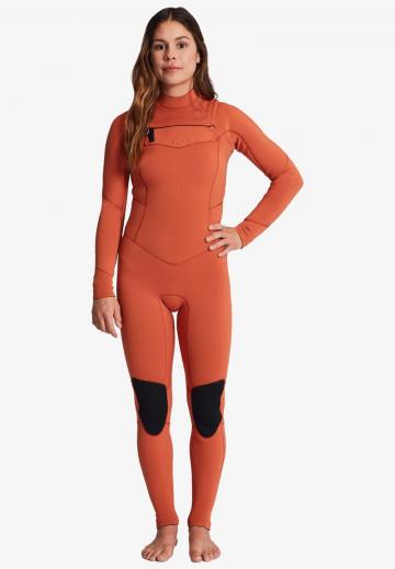 Слитный купальник