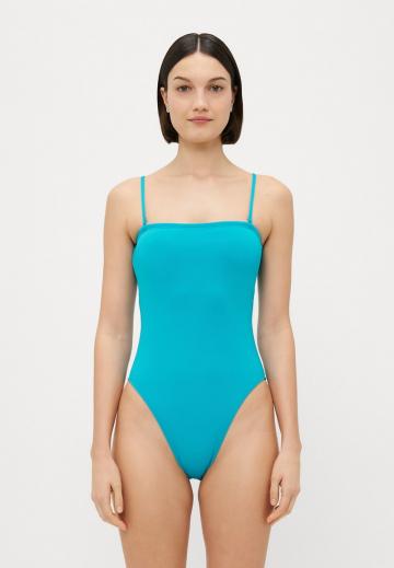 Слитный купальник