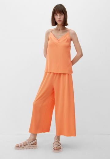 Топ на бретельках