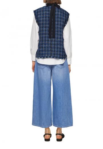 Джинсовая жилетка