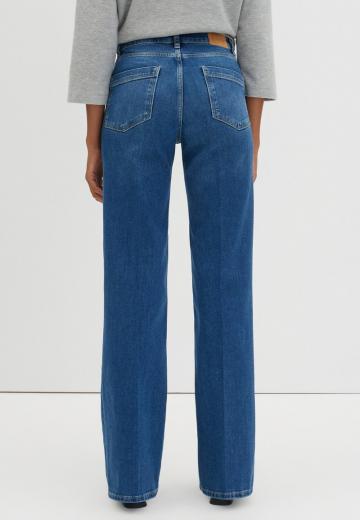 Прямые джинсы