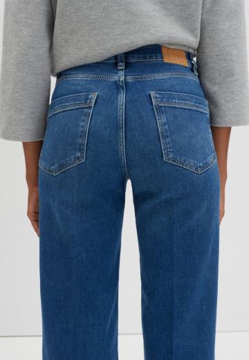 Прямые джинсы