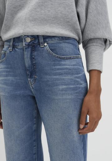 Короткие джинсы